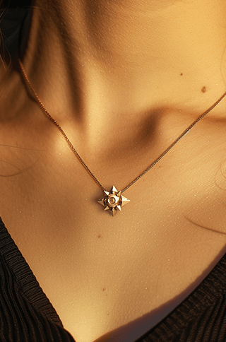 A Layrium jewel on a model