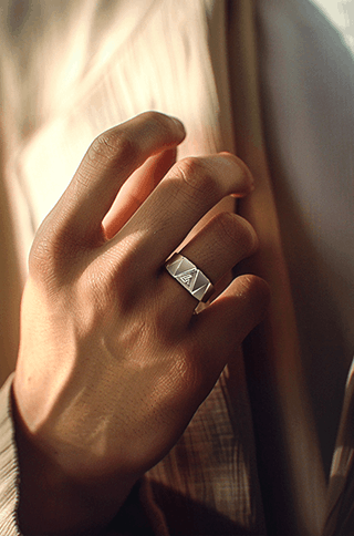 A Layrium jewel on a model