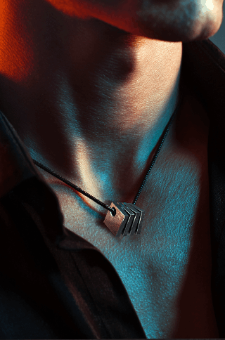 A Layrium jewel on a model