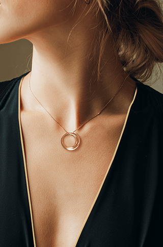 A Layrium jewel on a model