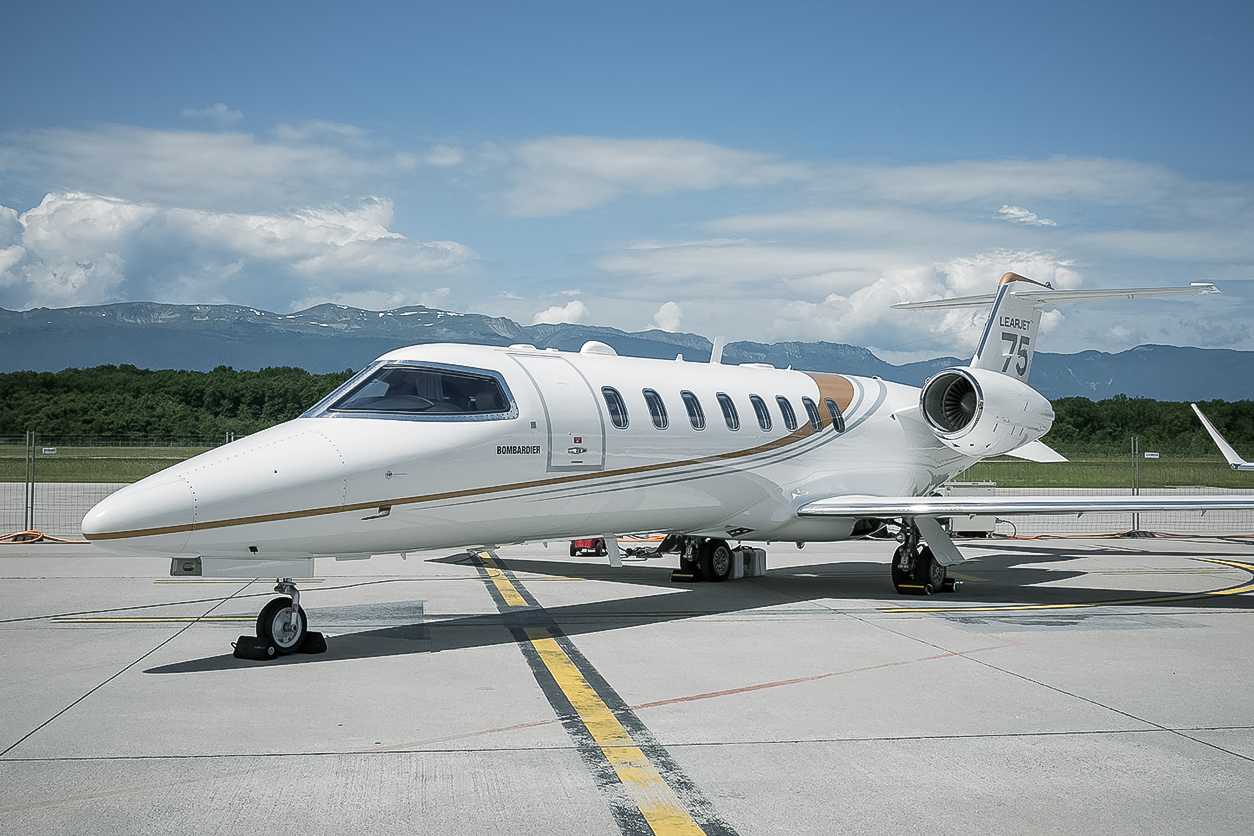 Bombardier Learjet 75 light jet