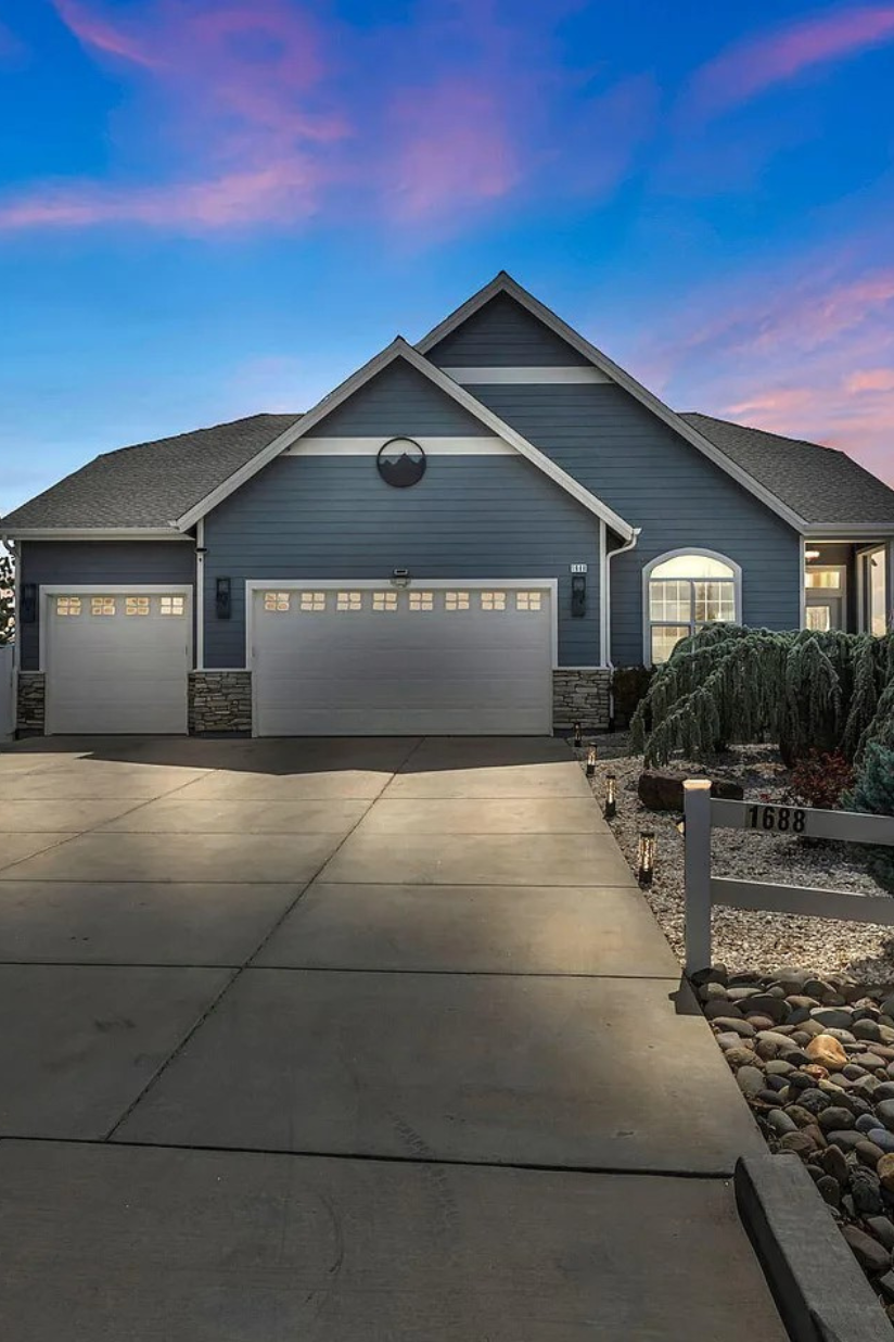 Minden, NV offers established neighborhoods, mountain views, and convenient access to Carson City and Lake Tahoe.