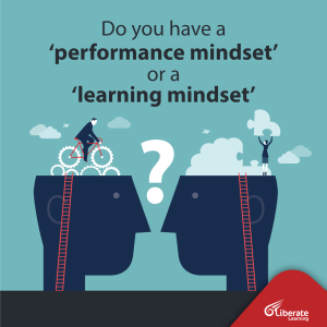 Illustration of two abstract heads, one thinking about performance, the other thinking about learning