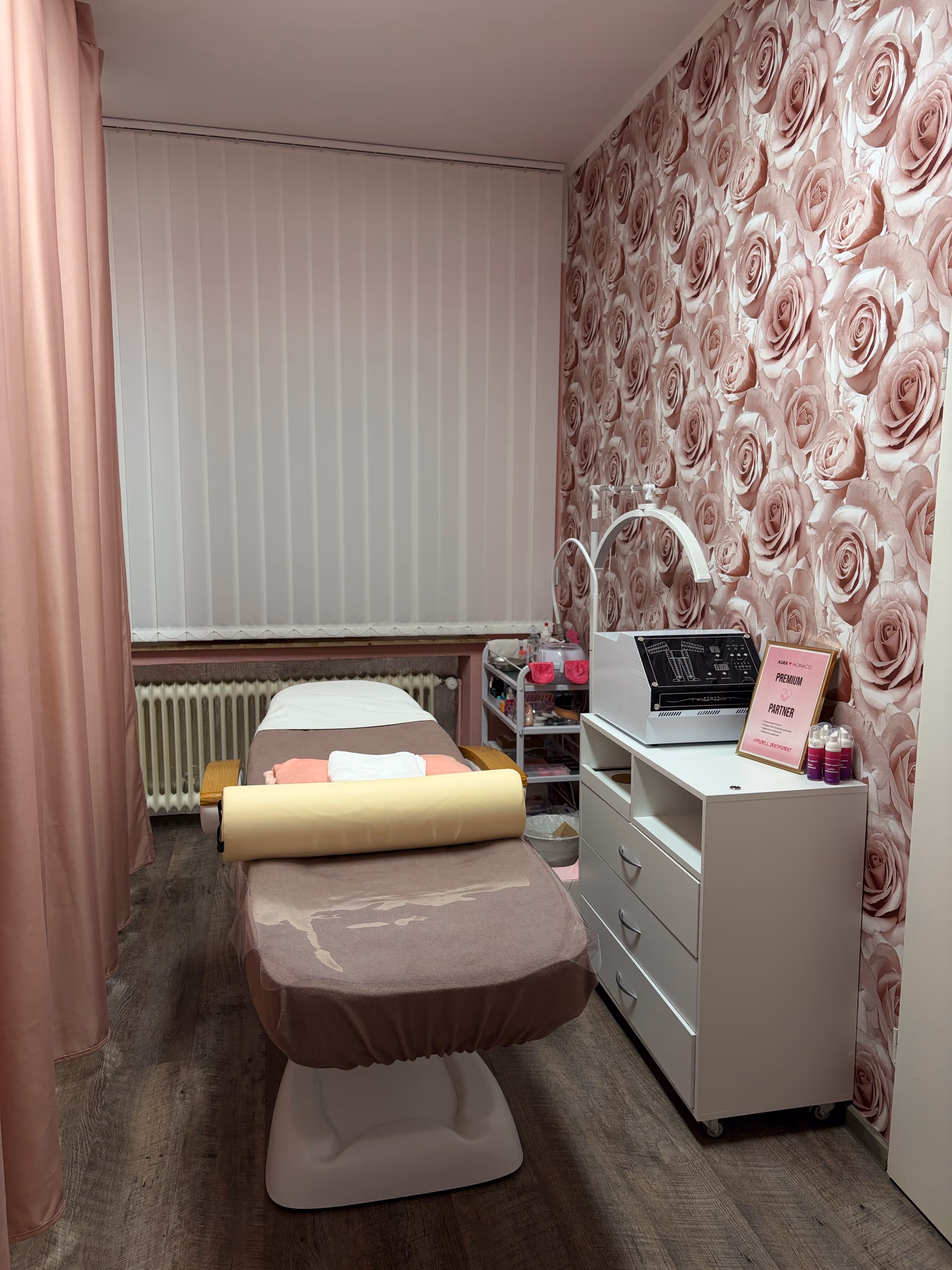 Professionell ausgestatteter Kosmetikraum im LucoROSE Studio in Quakenbrück