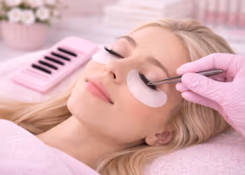 Wimpernverlängerung 1:1 bis 7D Technik mit UV-System in Quakenbrück