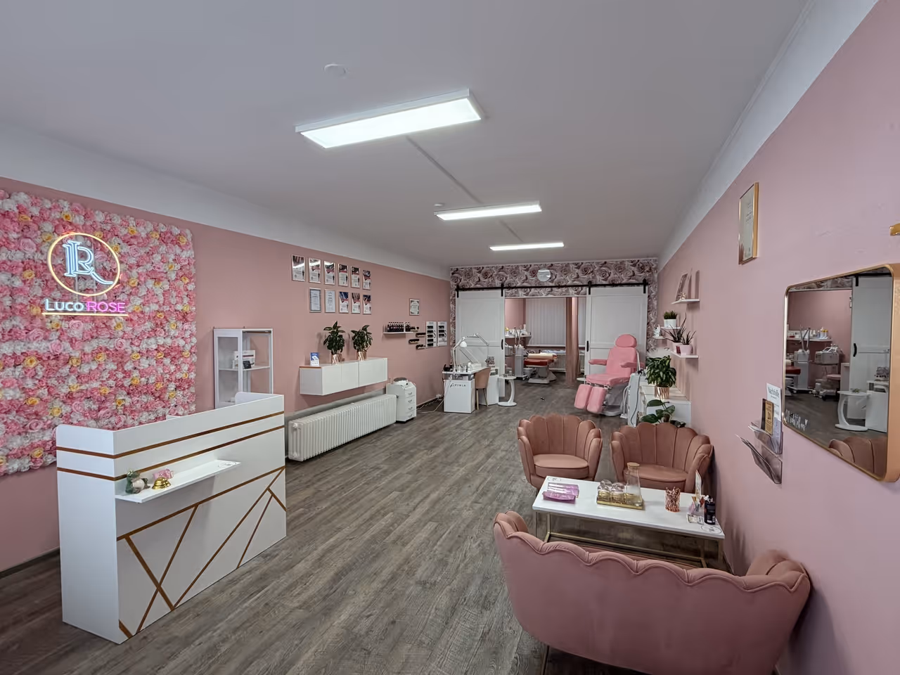 Moderner Beauty Salon LucoROSE