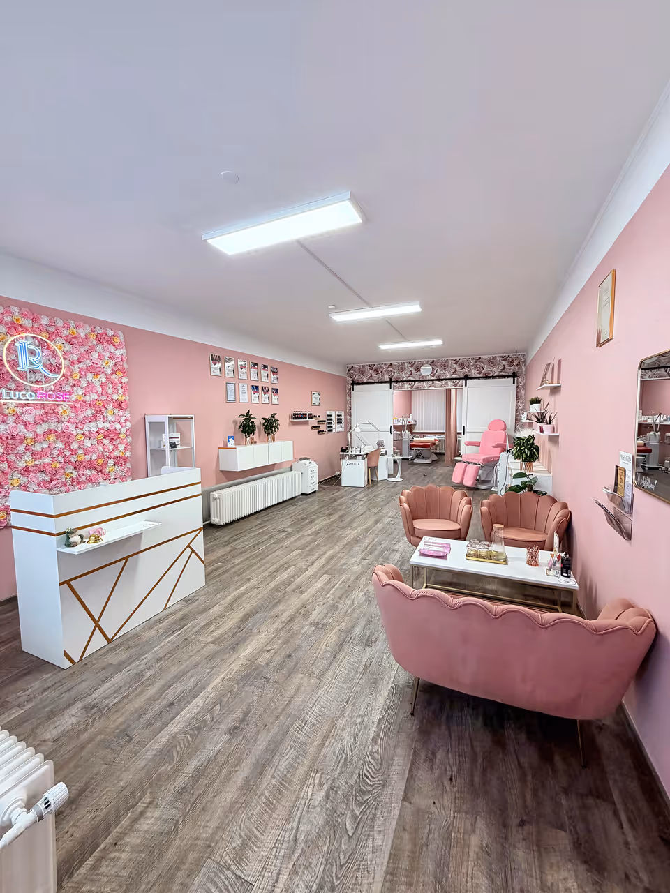 Innenansicht des LucoROSE Kosmetikstudios