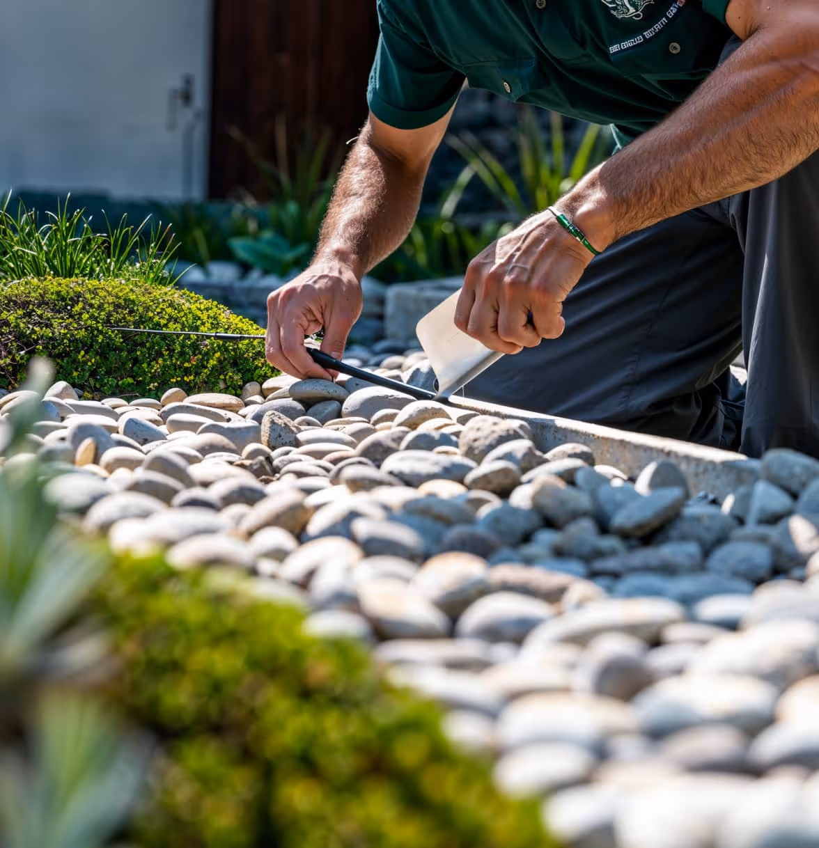What does garden maintenance include and how much does it cost?