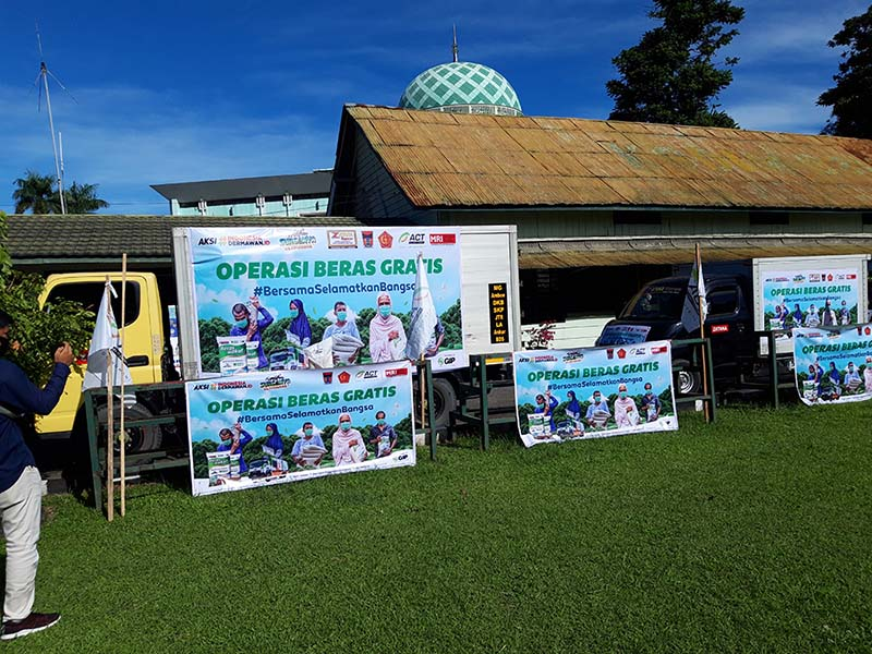 Zataka Express membantu kirim beras