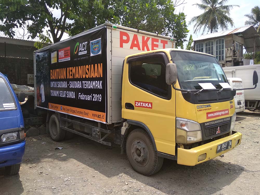 Kirim paket kemanusaiaan