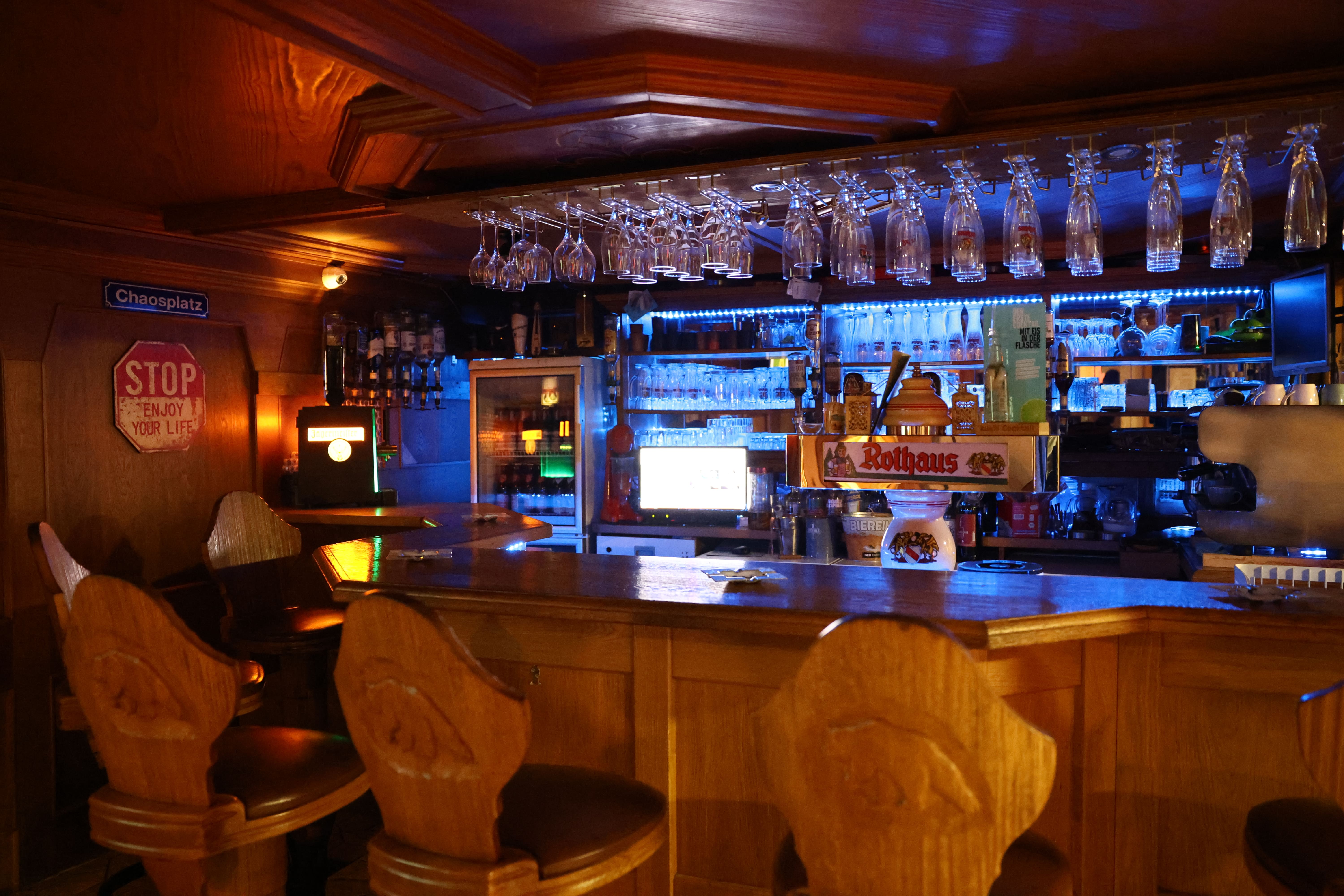 Bild von Bar Beleuchtet von Vorne