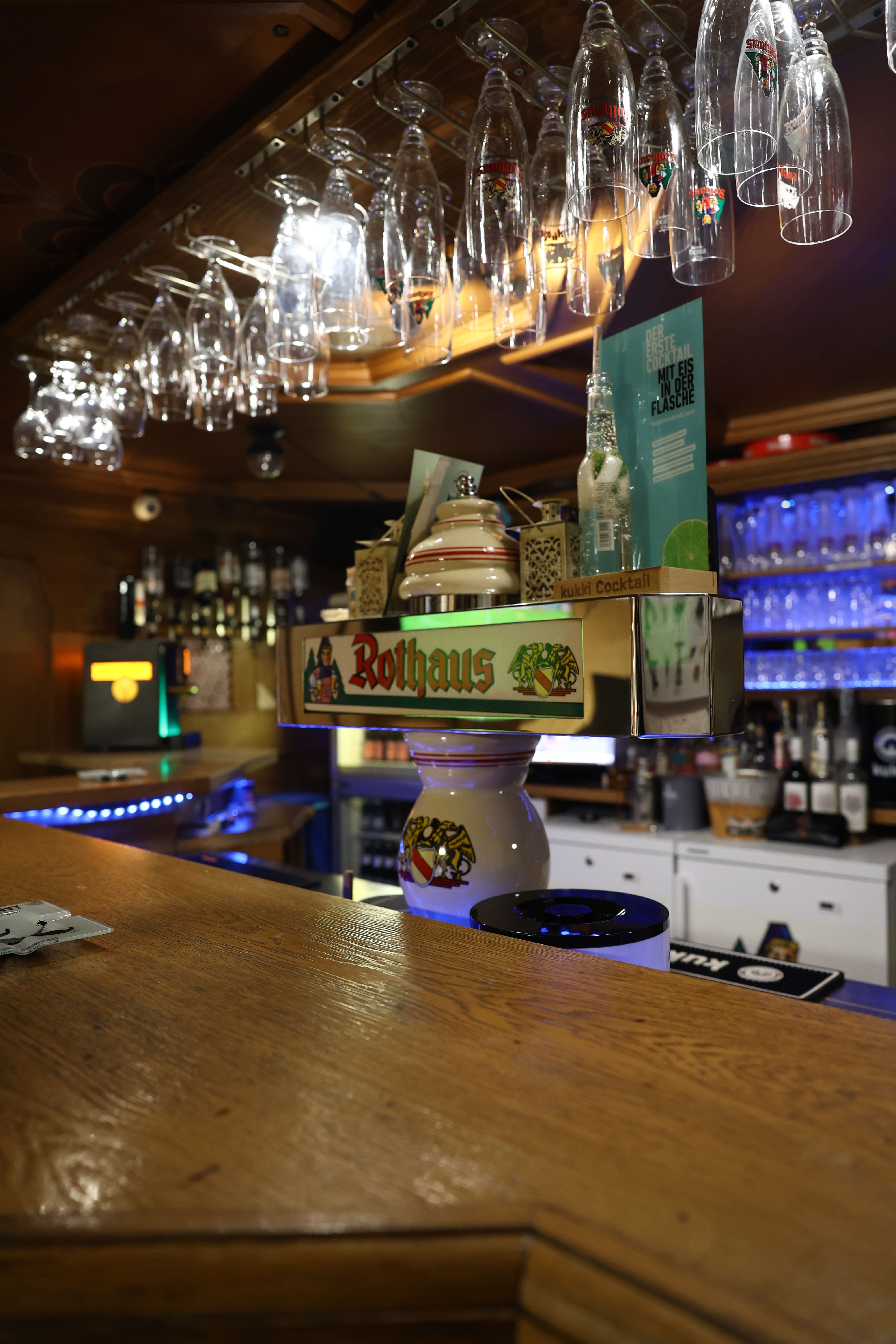 Bild von Bar und Zapfanlage vorne