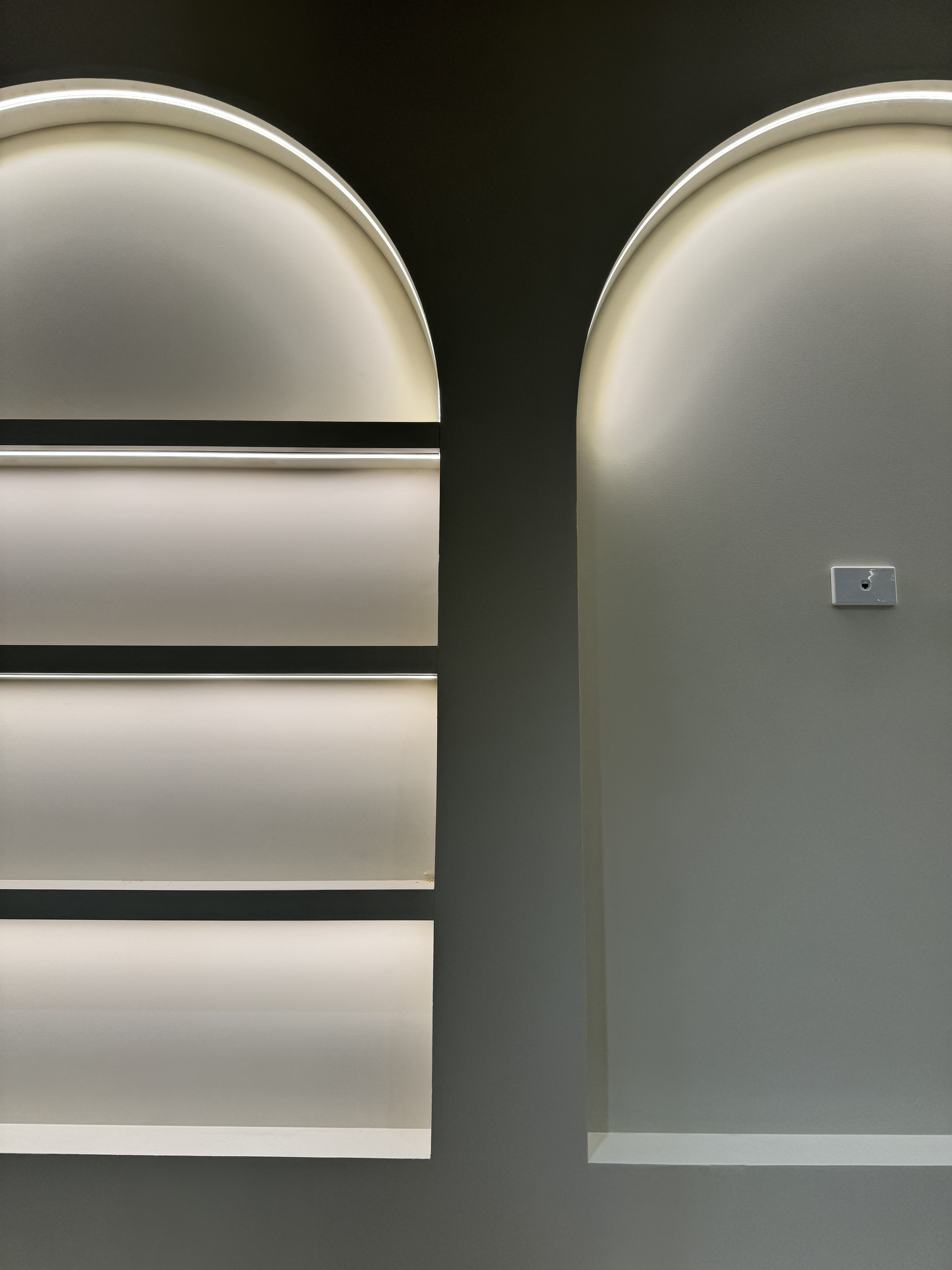 image of maintenance crew working on aircraft