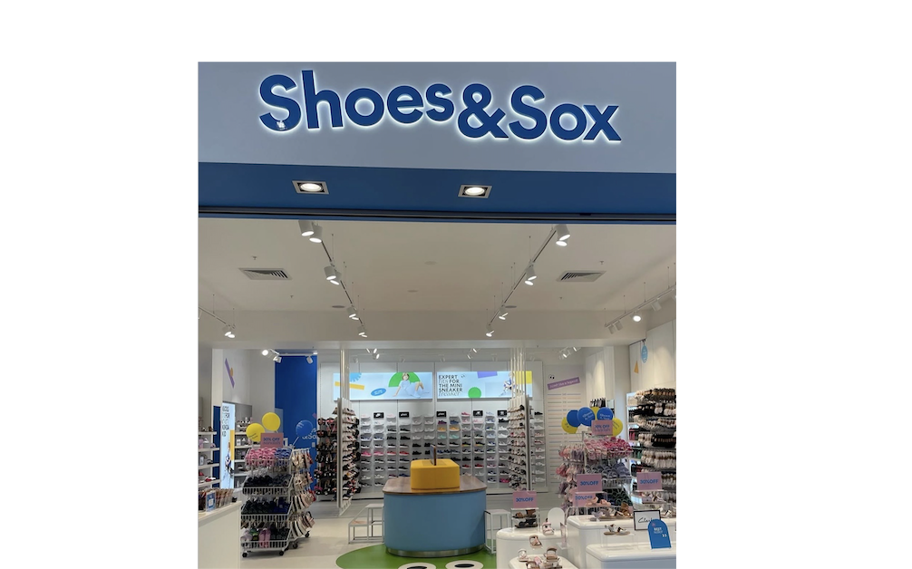 [background image] image of modern auto shop