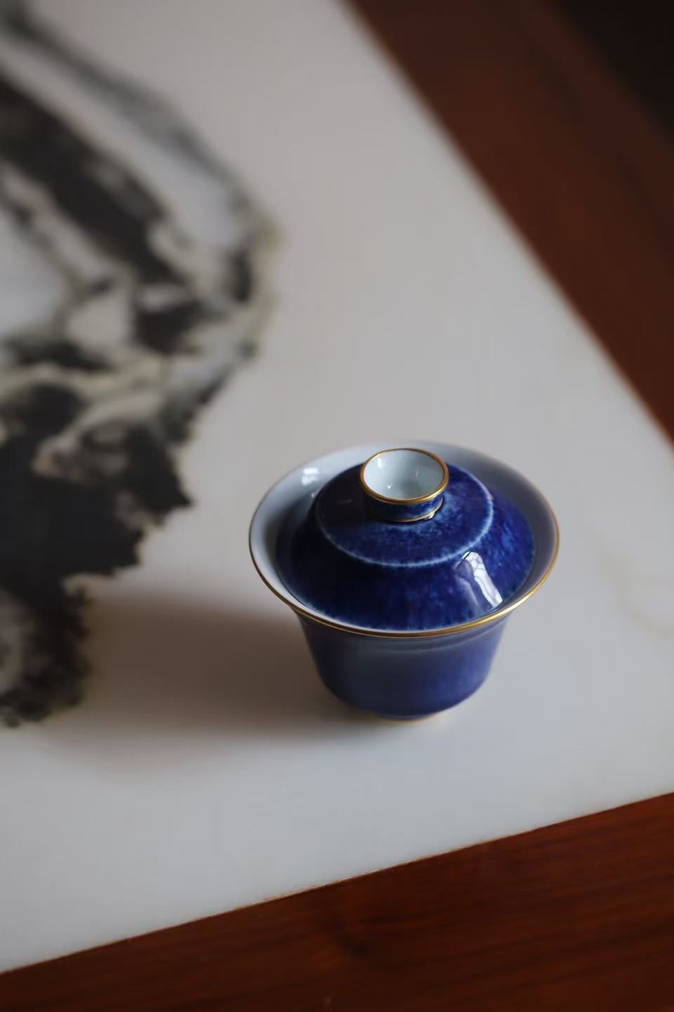 Small Bamboo-joint Gaiwan with Powder-blue Glaze and Gilt Decoration