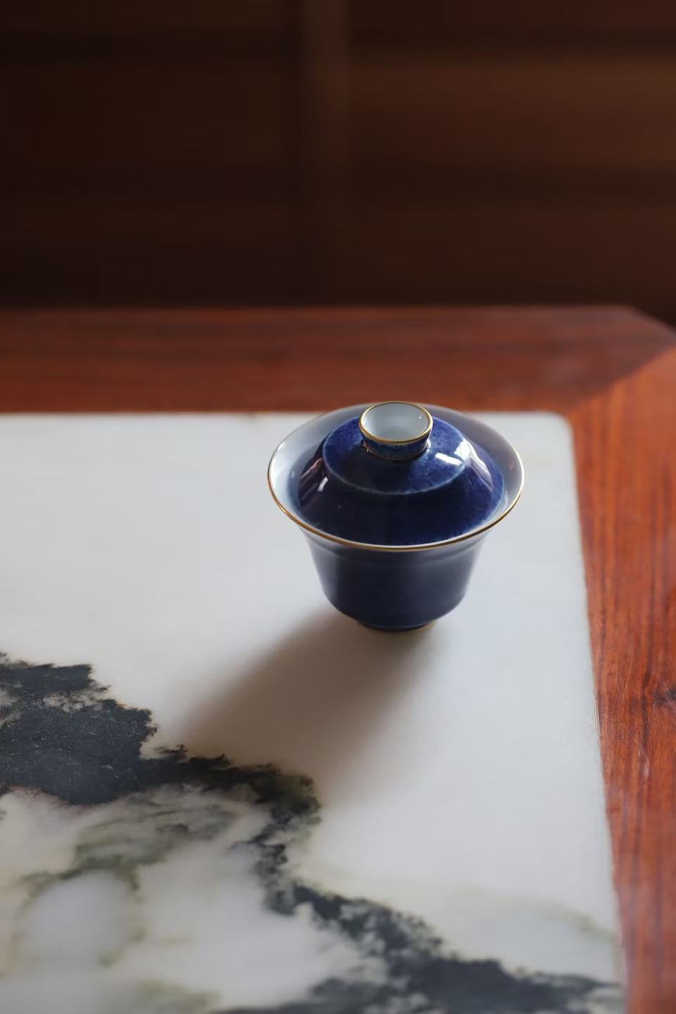 Small Bamboo-joint Gaiwan with Powder-blue Glaze and Gilt Decoration