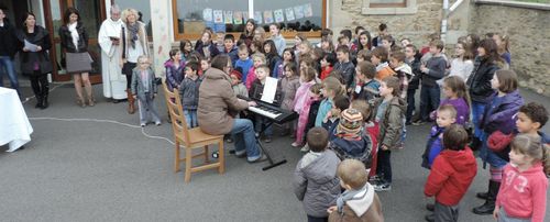 Cérémonie baptême de l'école.