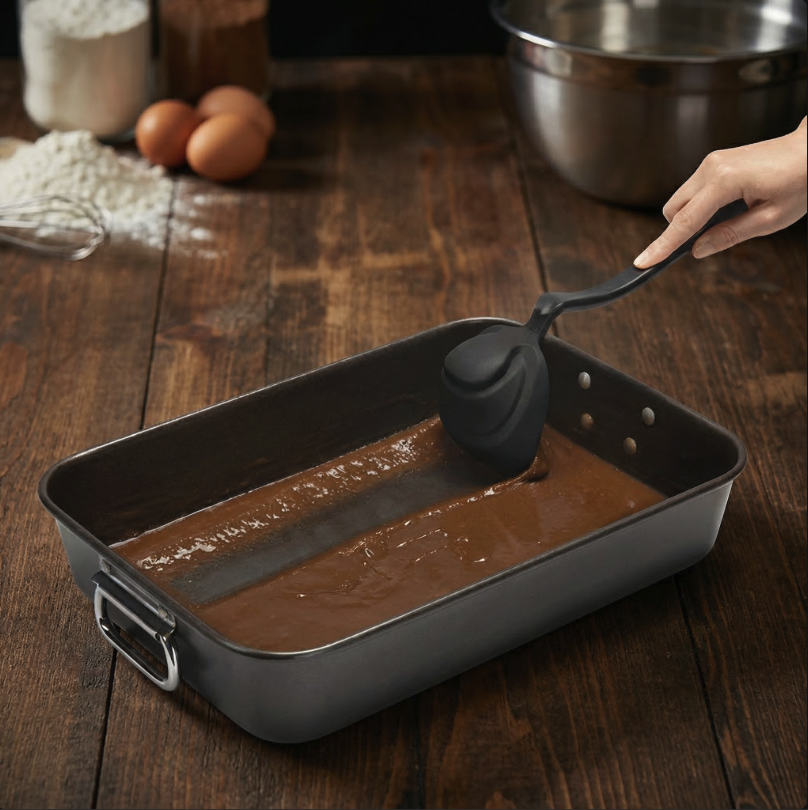 Fladle - scraping clean pans