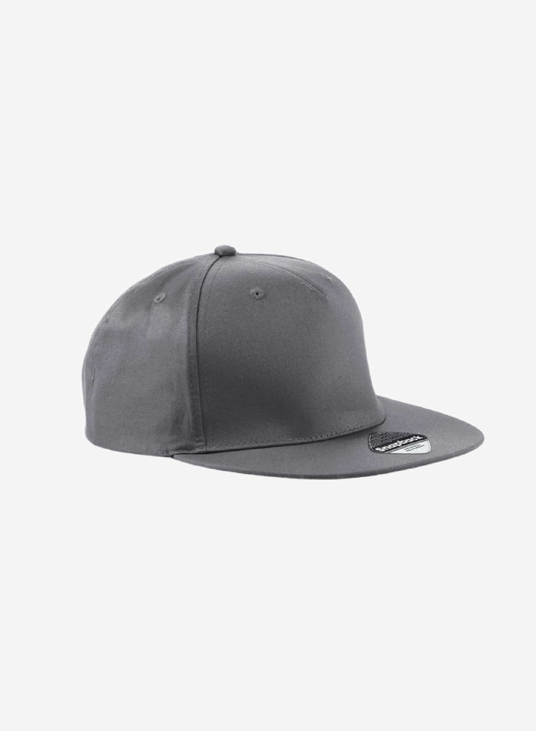 Produktbild på en fempanelskeps i bomullstwill med sömnadsfri framsida, platt skärm och snapback-spänne.