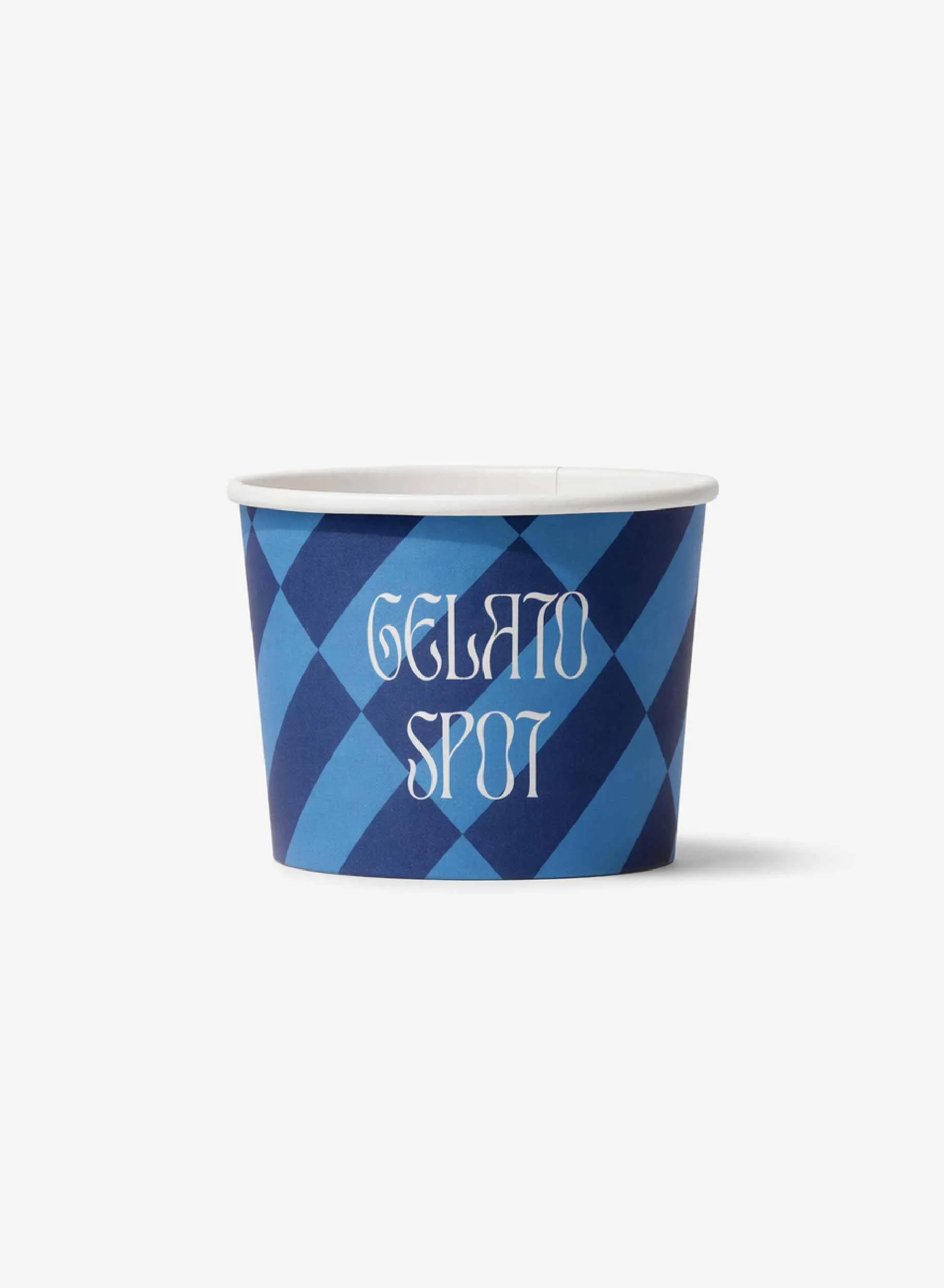 Produktbild på en glassbägare i vitt papper med profiltryck och fuktbeständig coating på insidan.