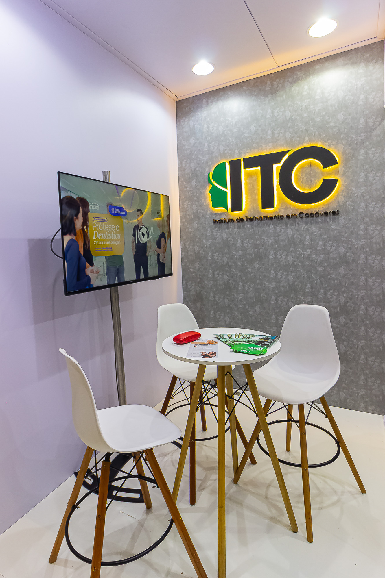 Stand IOA