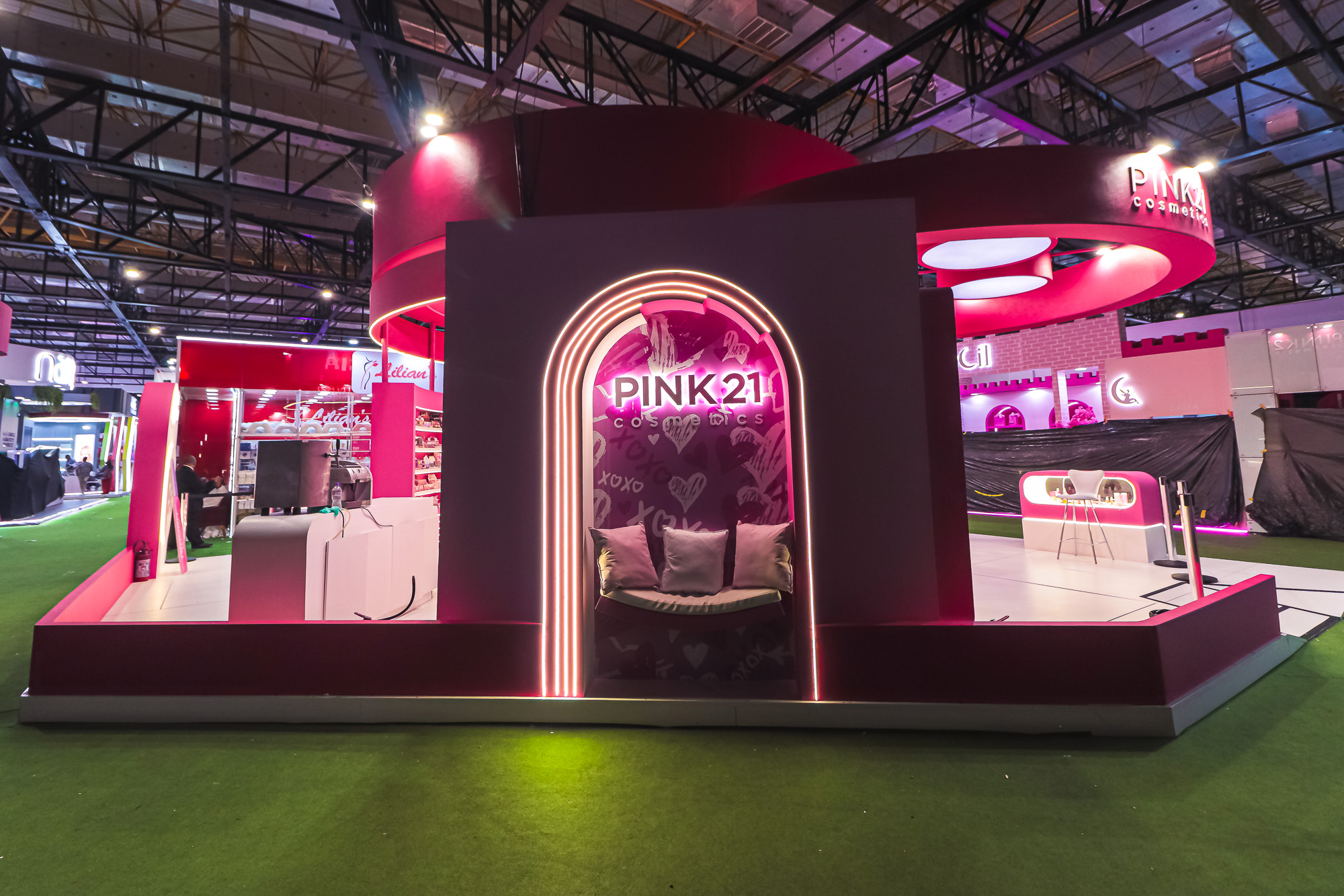 Stand Pink 21 