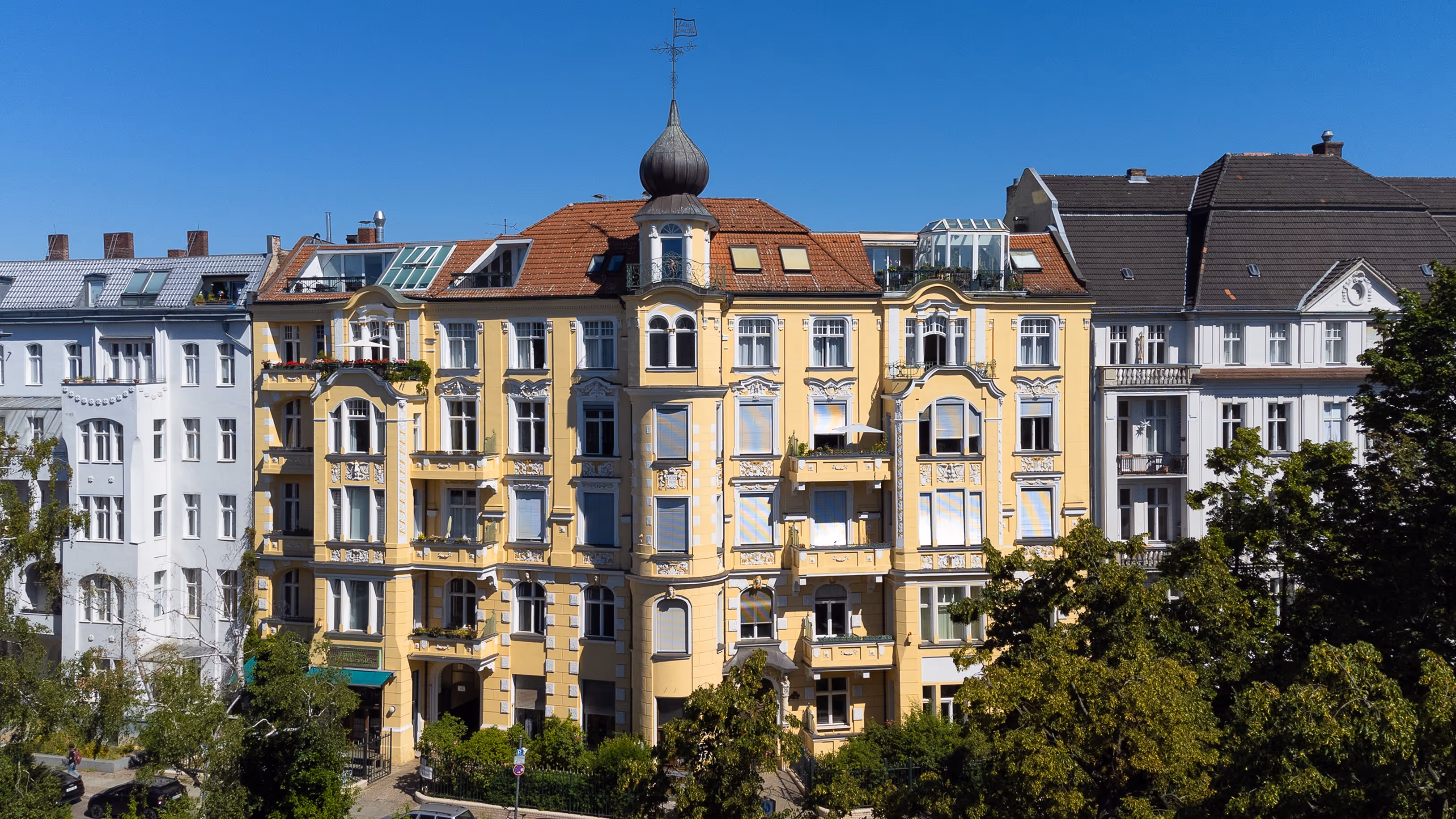 Altbaugebäude in Berlin als Titelbild der Über-uns-Seite