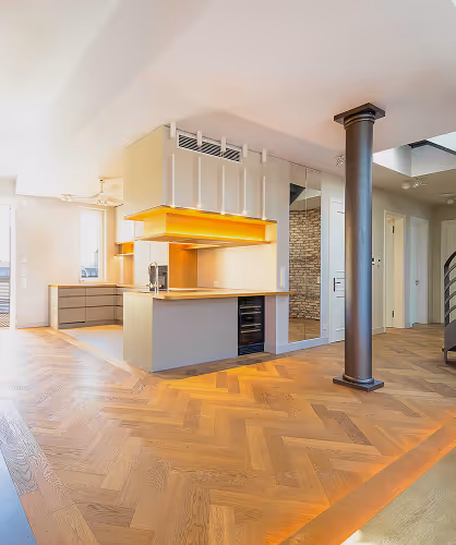 Moderne Eigentumswohnung mit offener Küche und Parkettboden