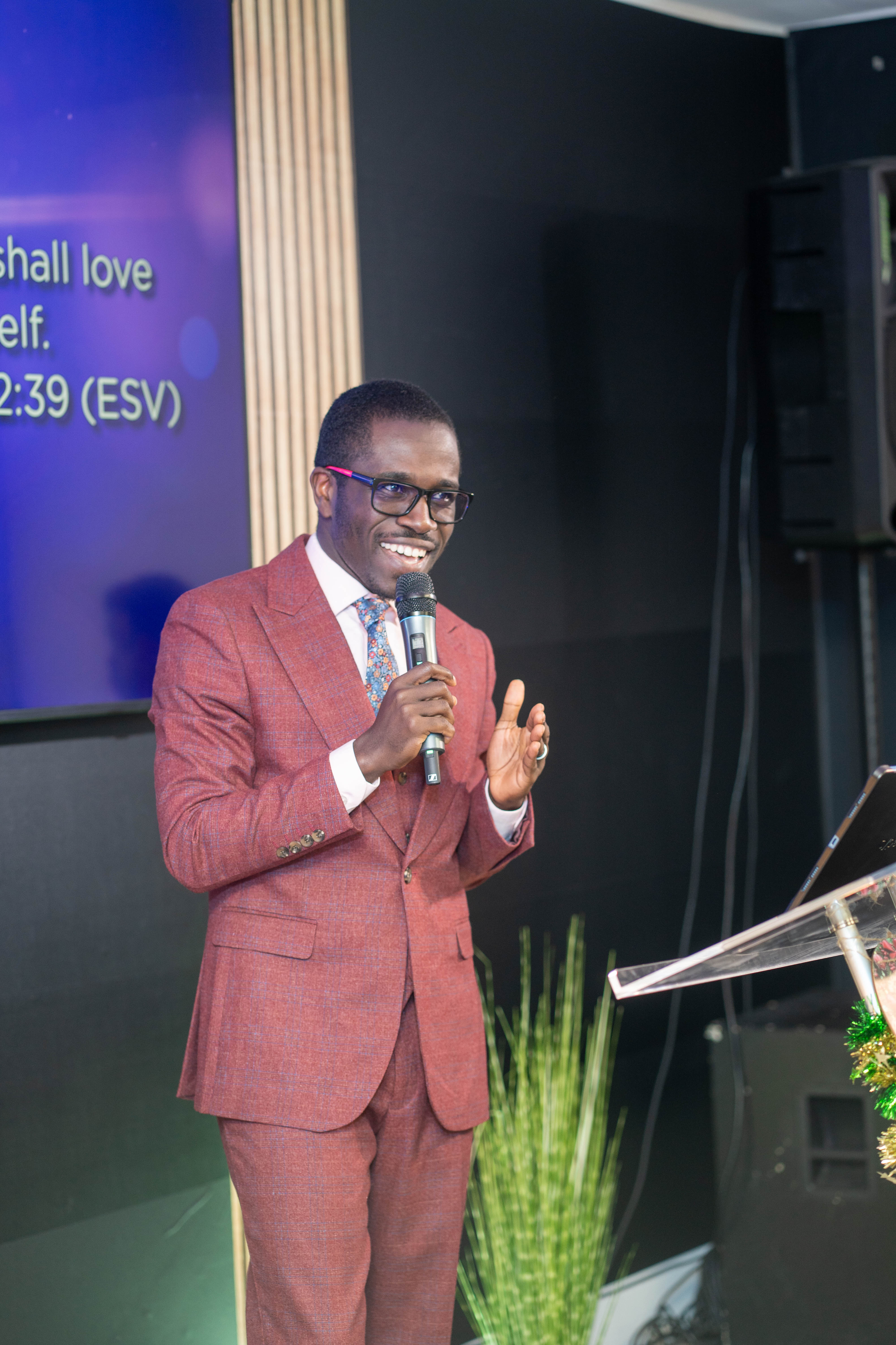 image of parents and staff discussing enrollment