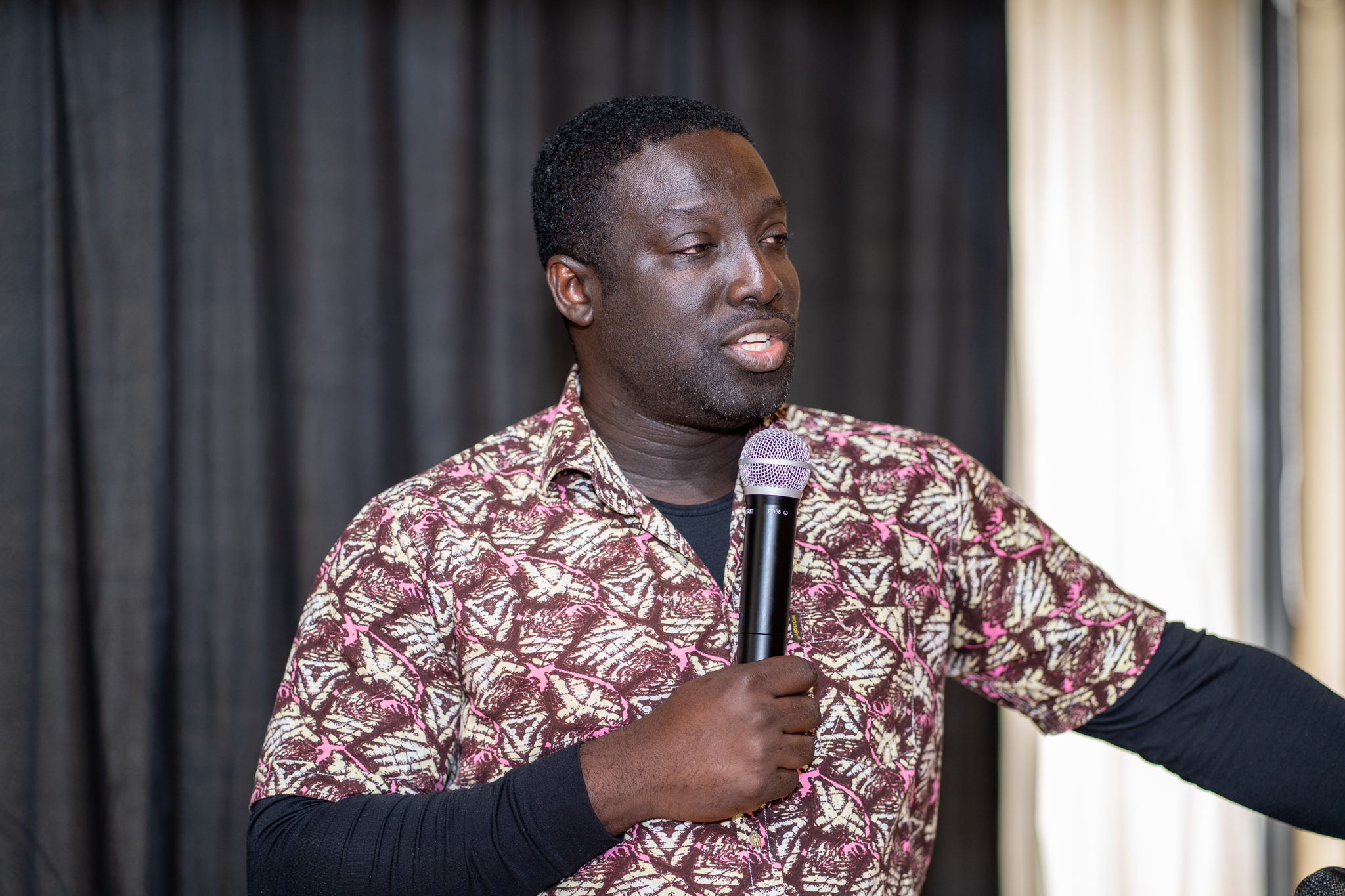 image of a diverse team in a meeting (for a edtech)