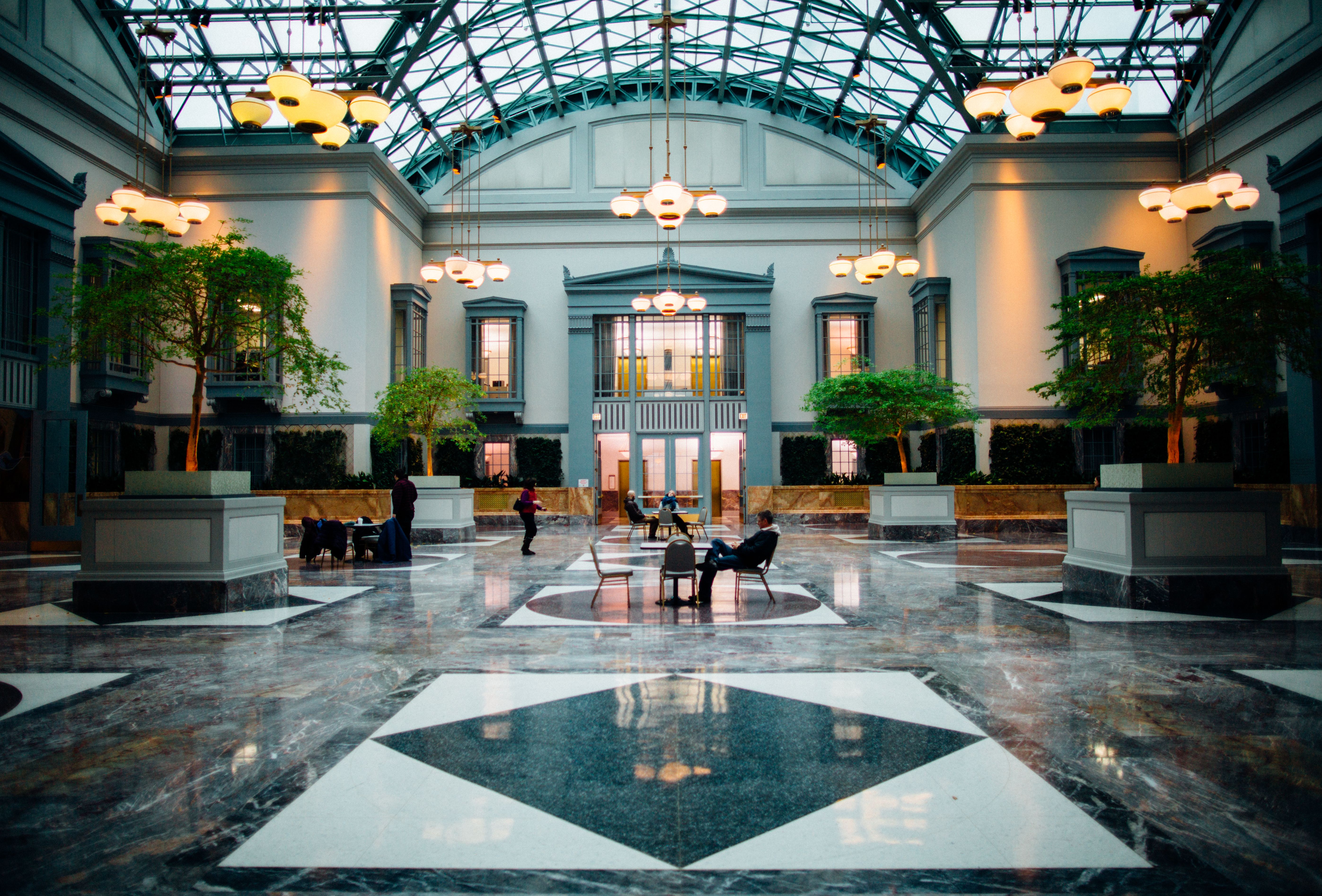 What Criteria Should a Hotel Group Use When Choosing a Reputation Management Software?