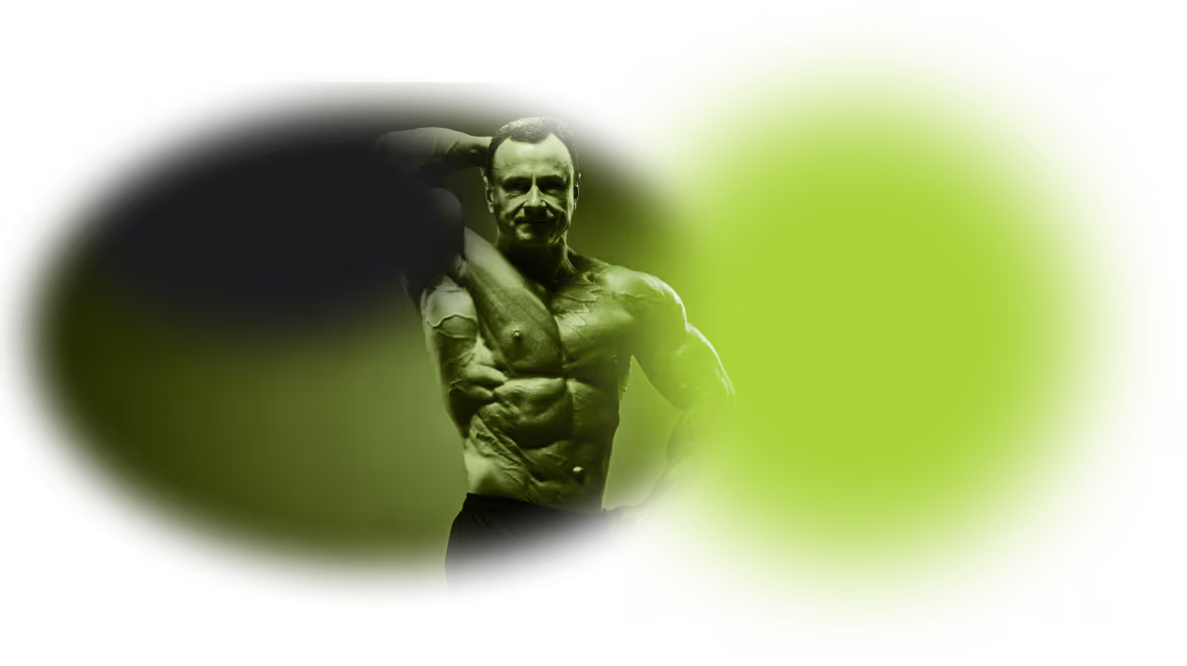Homem musculoso posando com uma mão na cabeça e outra na cintura.