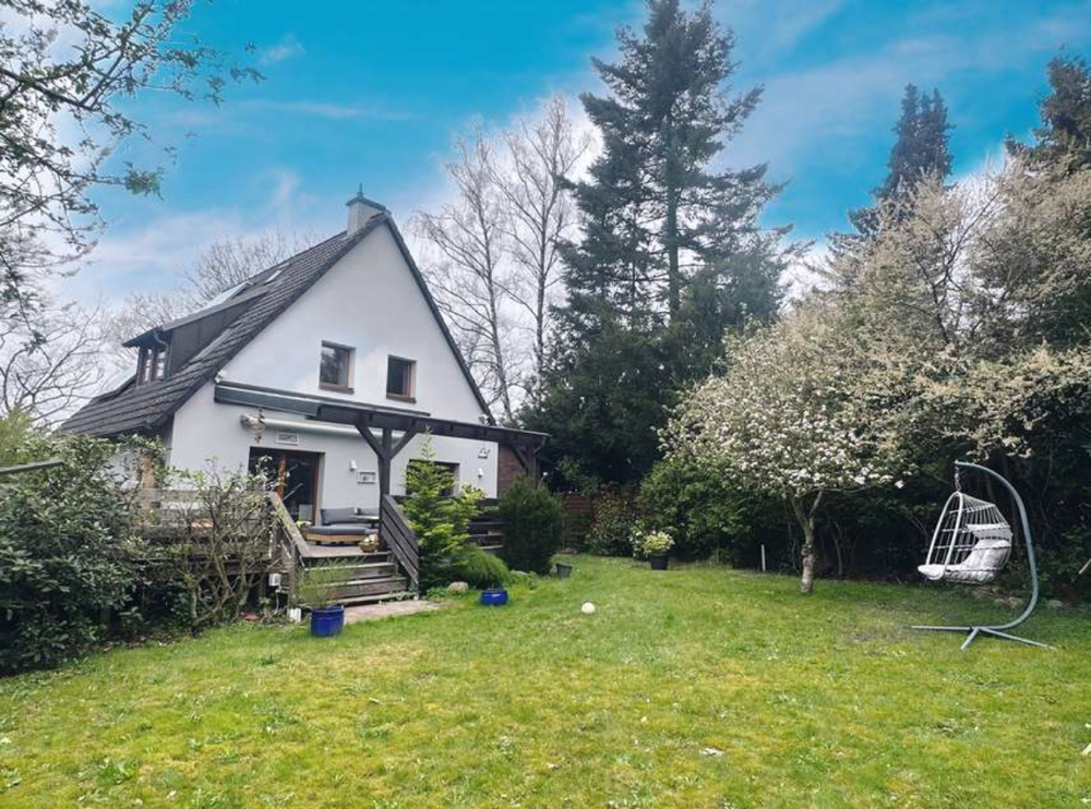 [background image] funeral home exterior