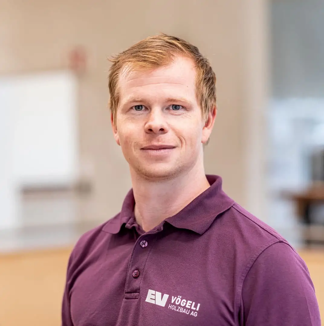 Lucas Bühlmann ist Projektleiter Marketing bei der Vögeli Holzbau AG