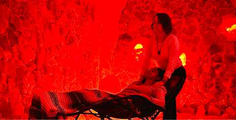 Support your body's natural detox process with gentle, rhythmic lymphatic drainage massage