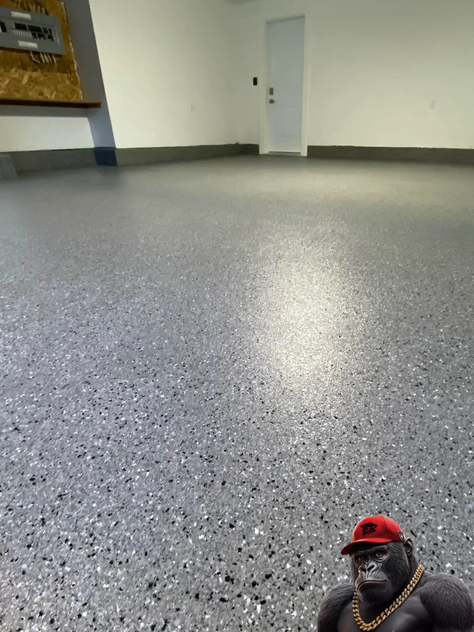 Muskoka residential garage with epoxy and polyaspartic coating.
