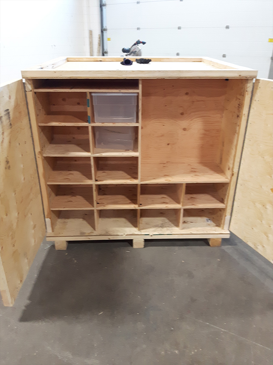 Specialty shipping crate with organized interior for repeat show circuit