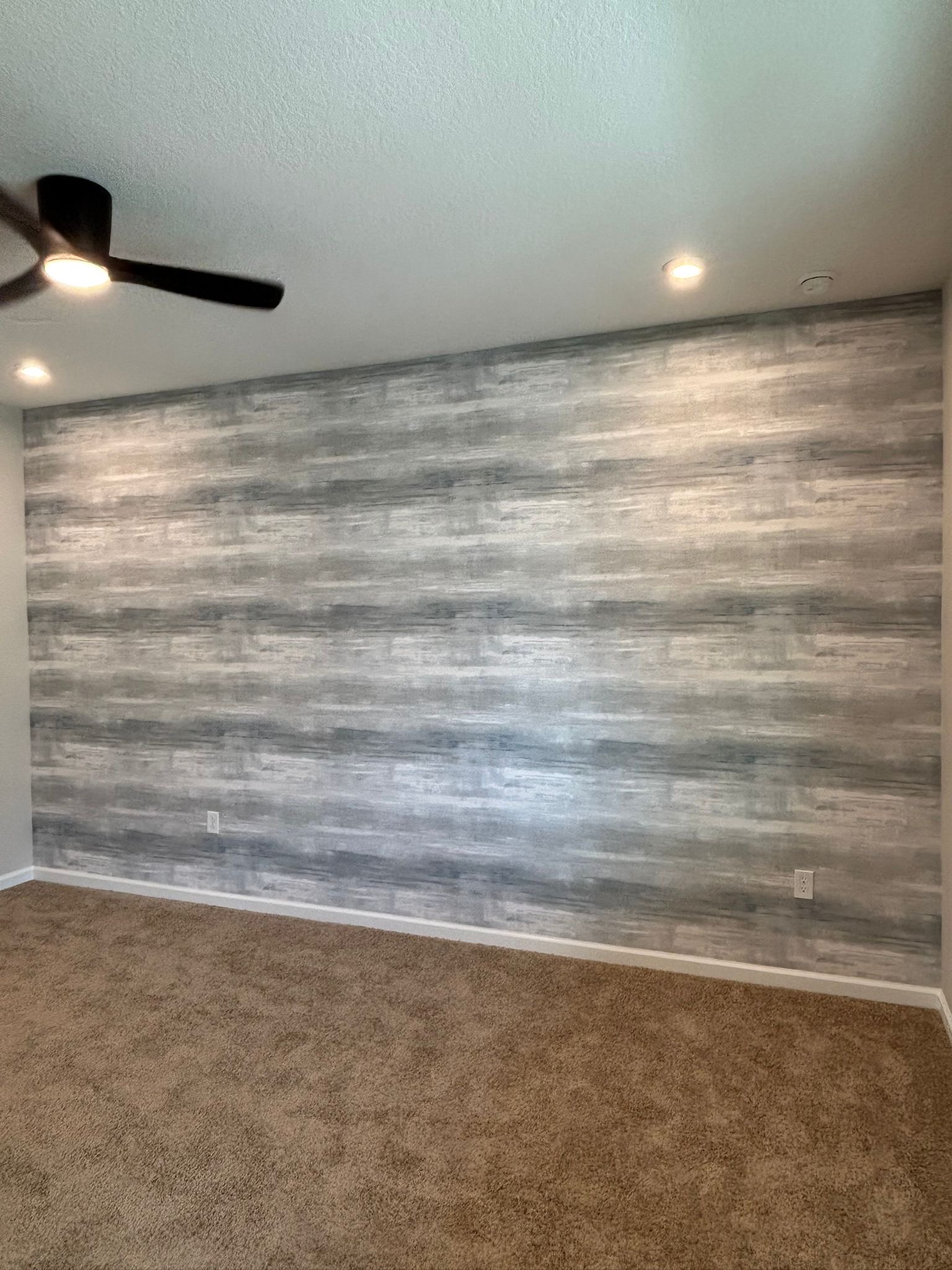 image of construction meetings (for a general contractor)