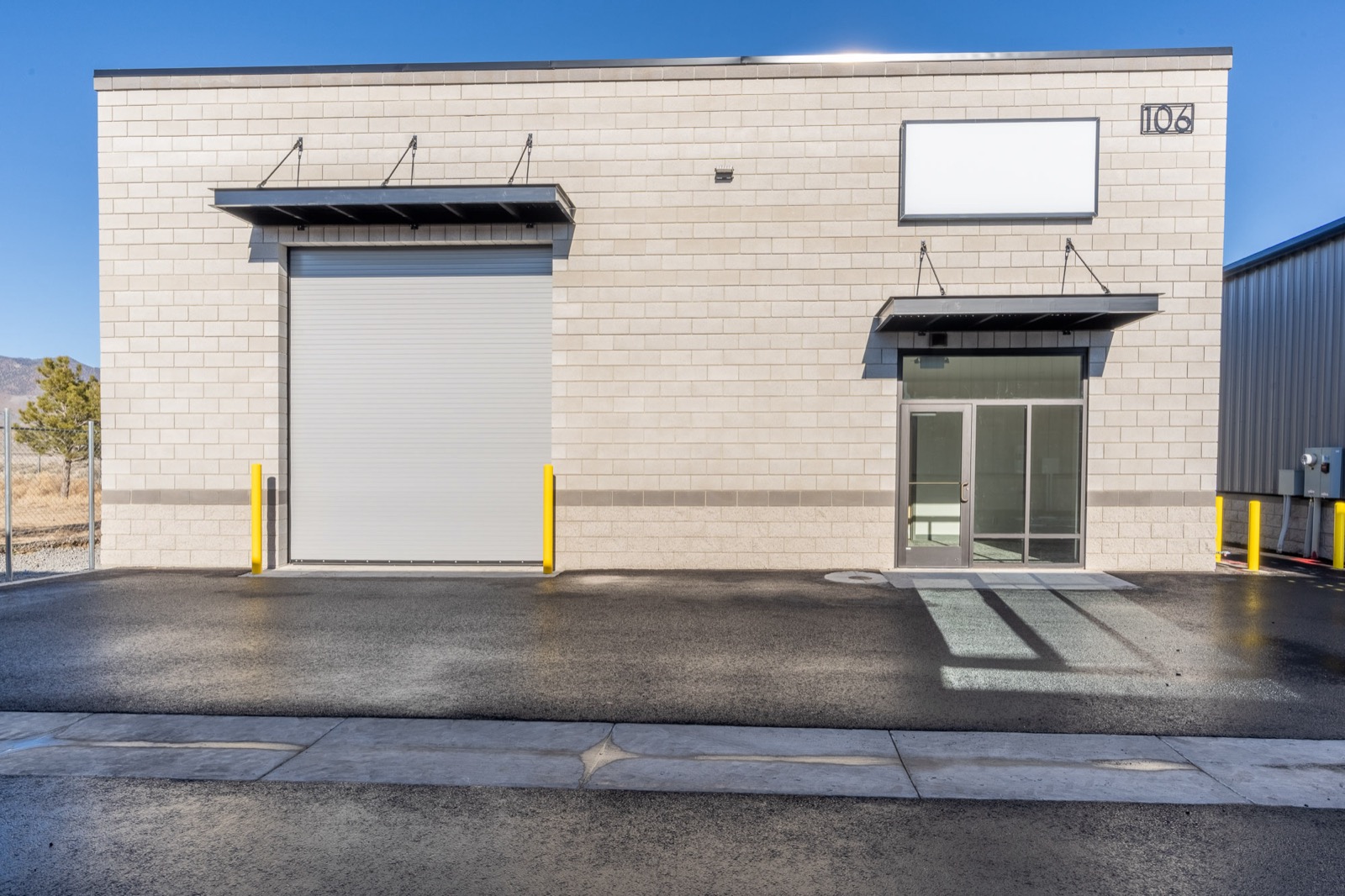 10 Enterprise Unit 106 - Flex industrial space exterior in Dayton NV