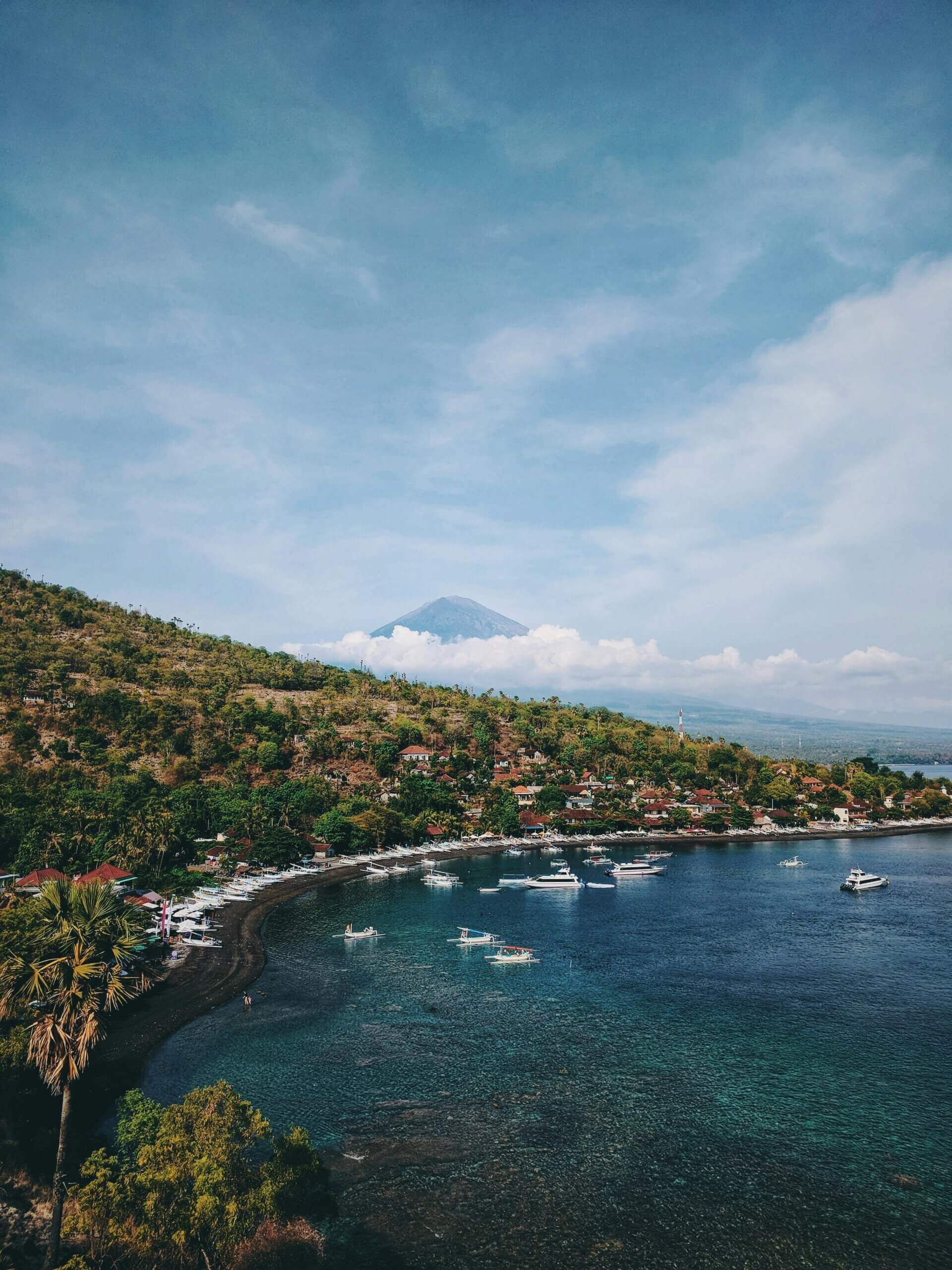 Your Ultimate Guide to Surf Seasons in Bali