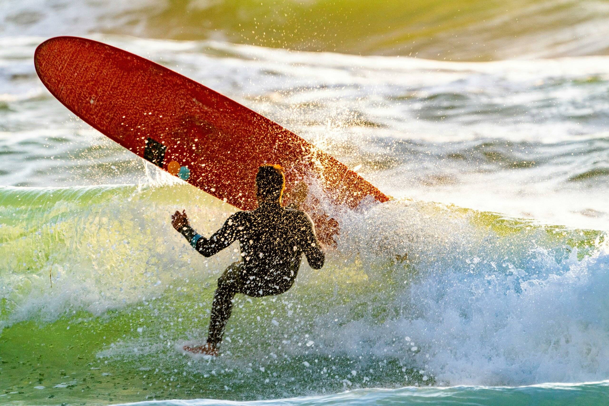 5 Common Surfing Mistakes & How To Stop Doing Them (Without Looking Like A Wet Noodle On A Surfboard)
