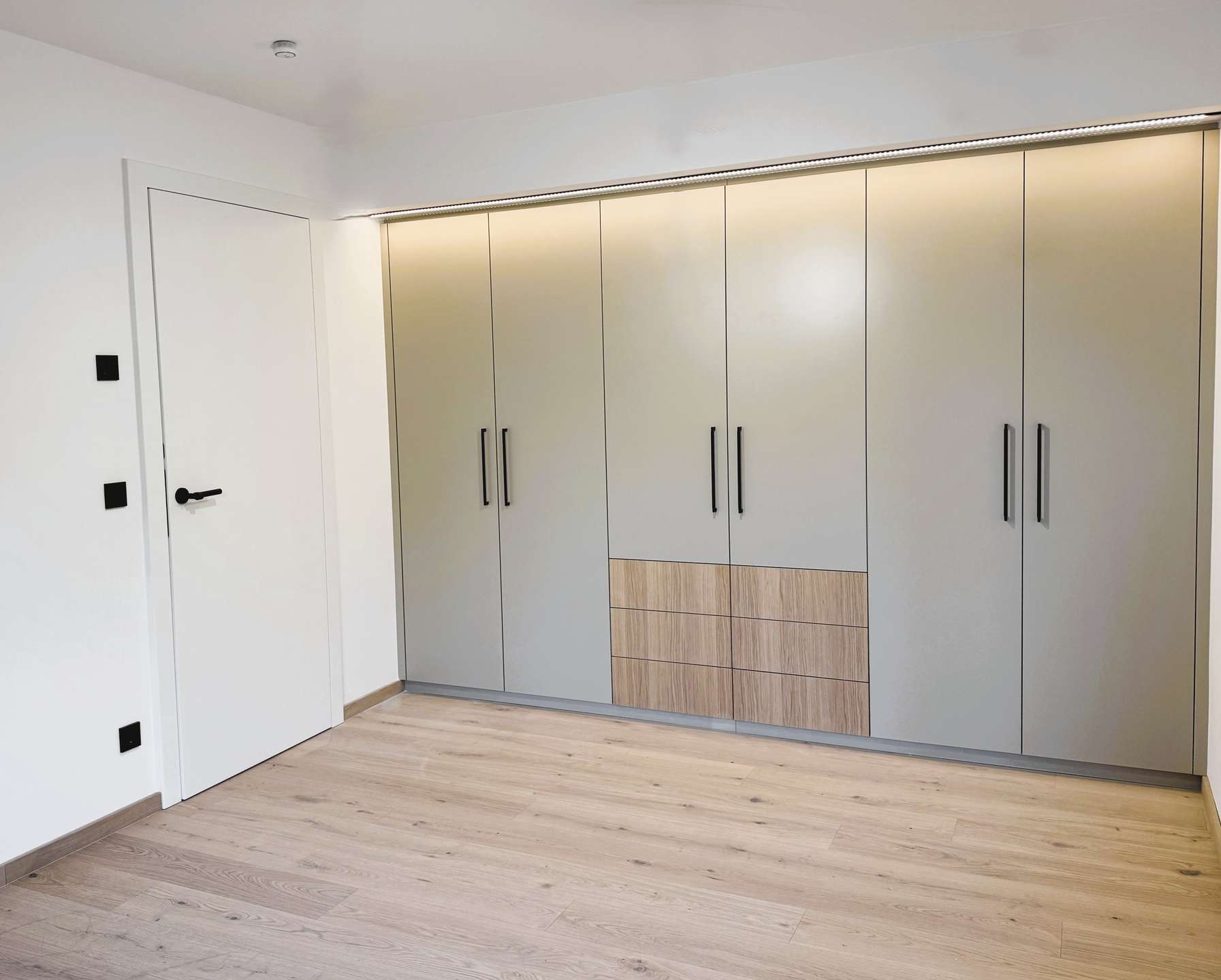 Einbaukleiderschrank