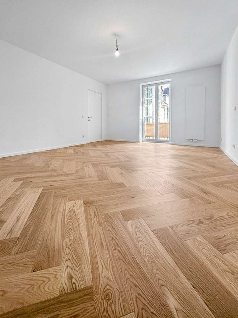 geräumiges Schlafzimmer