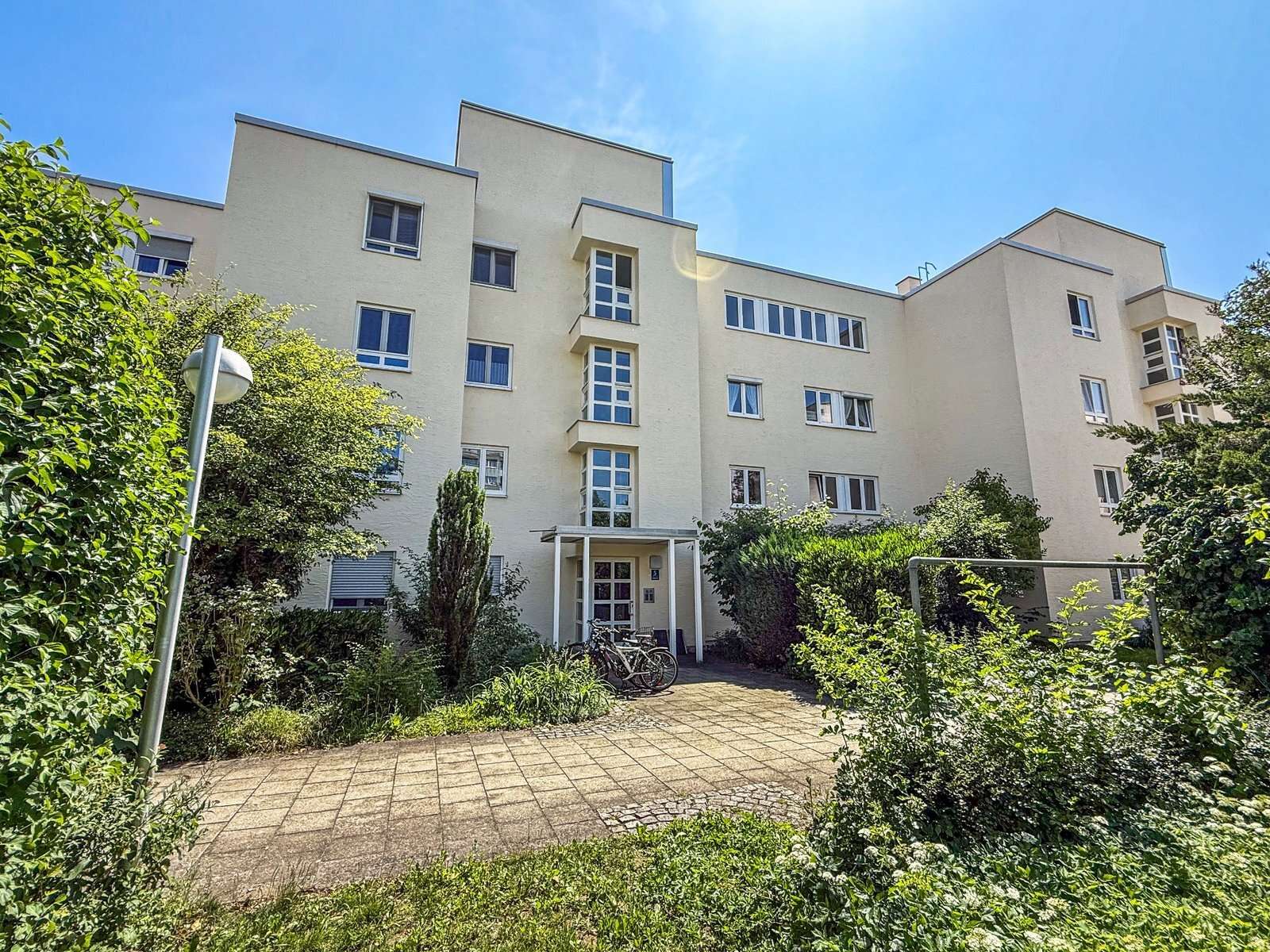 Helle 2-Zimmer-Wohnung mit Süd-Balkon – gepflegt und ruhig gelegen!