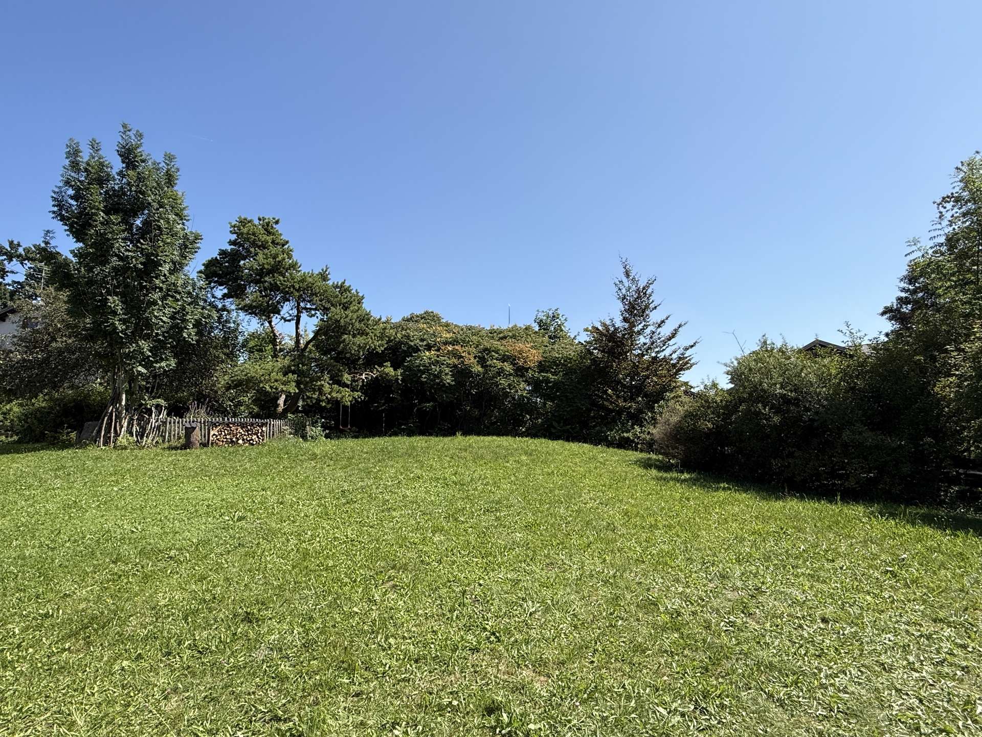 Sonniges Baugrundstück in Egling-Attenham! Ca. 800 m²! Leer!