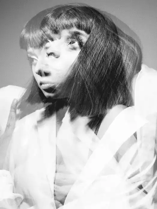 Une créatrice de mode simple