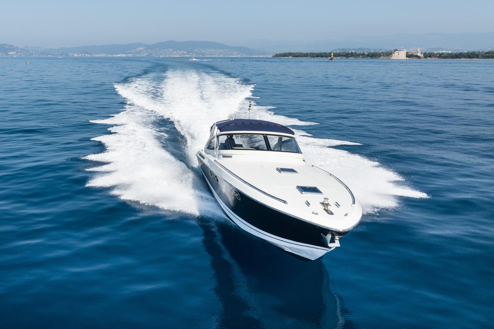 Luxury yacht rental Cannes Côte d'Azur