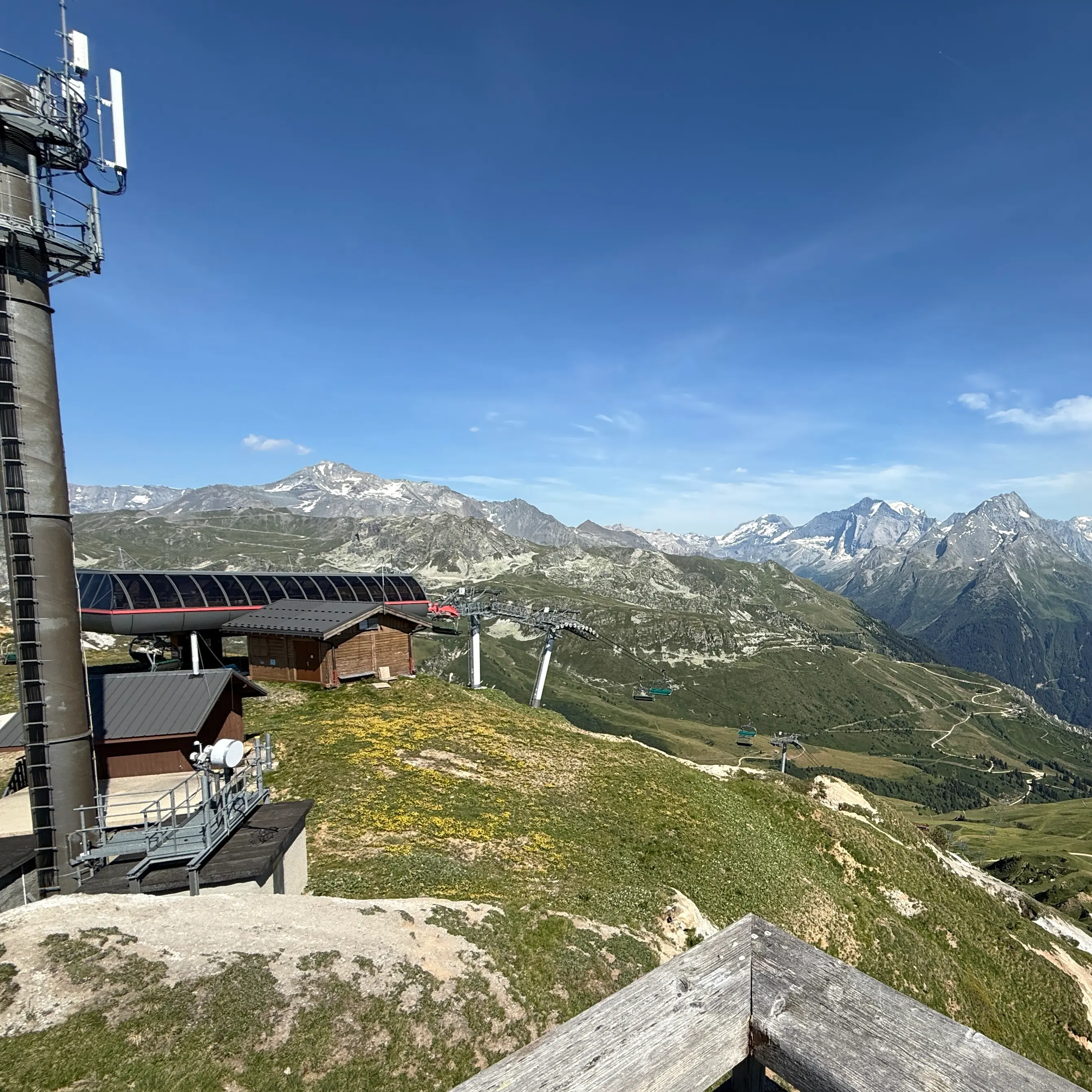 Montagne pylône radio et relais