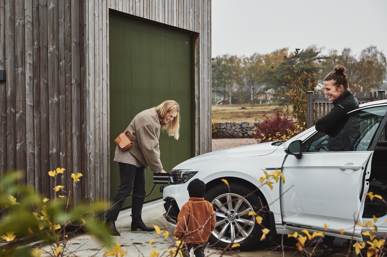 Unlocking Opportunities for Sustainable Growth: Join Connekt's Commercial EV Charging Revolution