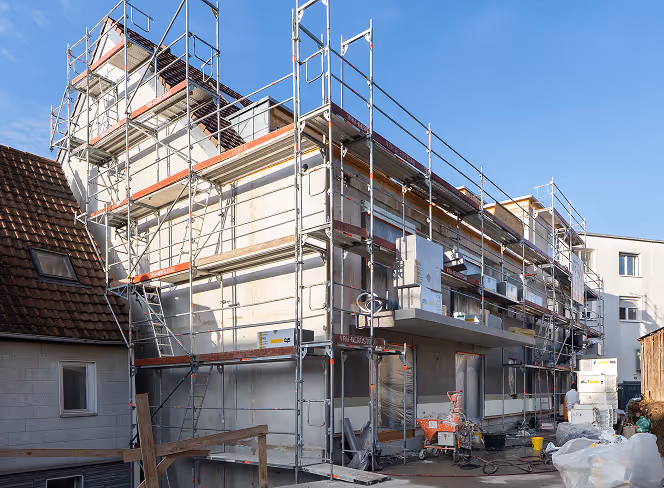 Gezeigt wird das Neubauprojekt in Wohnen an der Enz